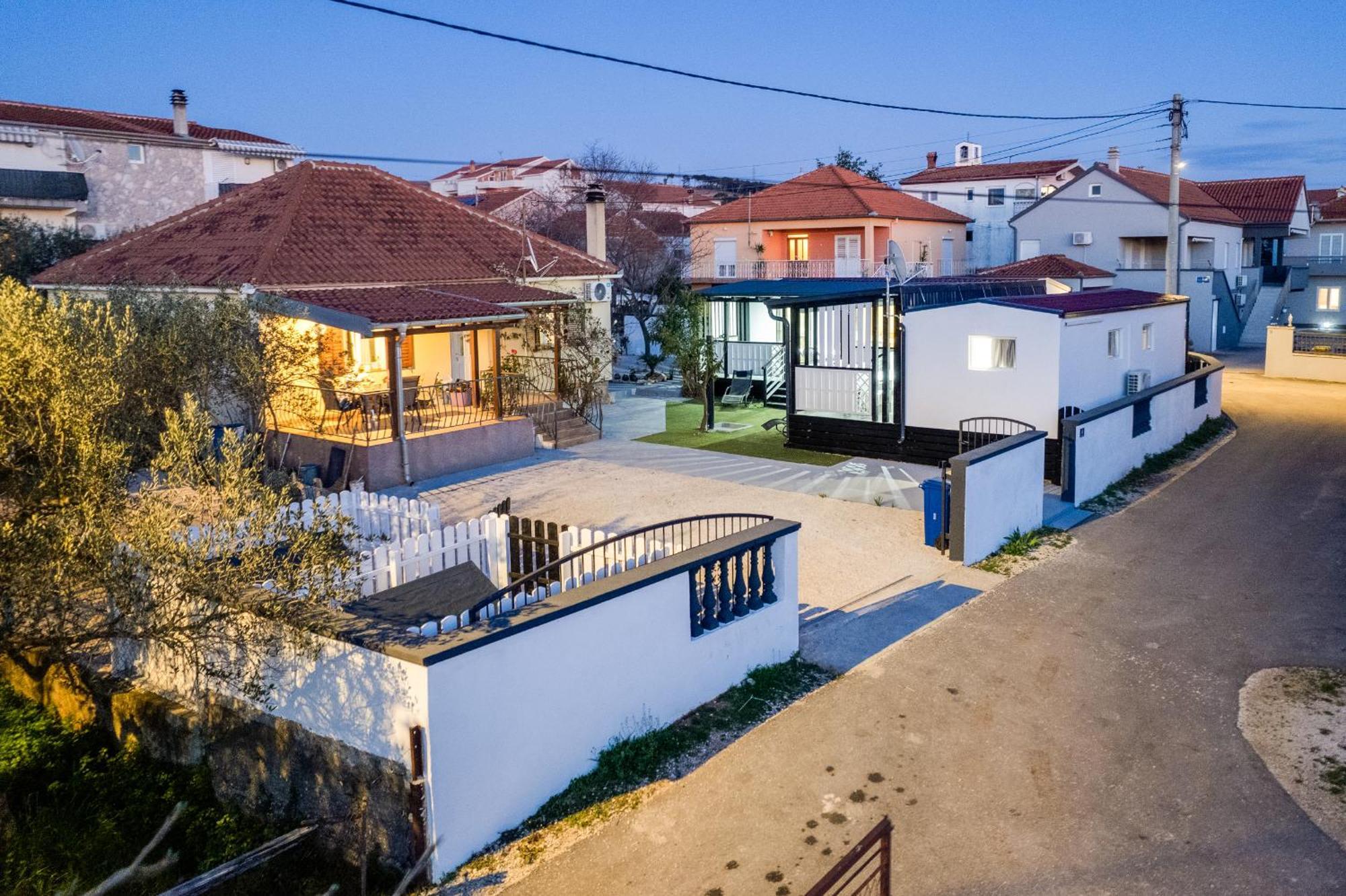 Mobilne Kucice Mery Bibinje Extérieur photo